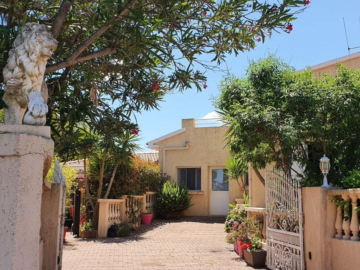 Villa Les Palmiers -Stretta Di I Mandarini ลูเชียนา ภายนอก รูปภาพ